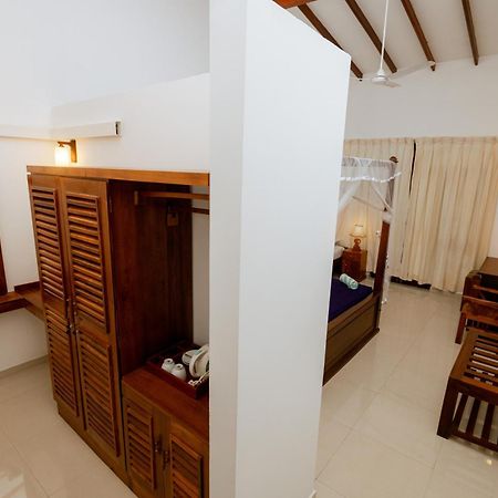 Prince Beach Hotel Бентота Экстерьер фото