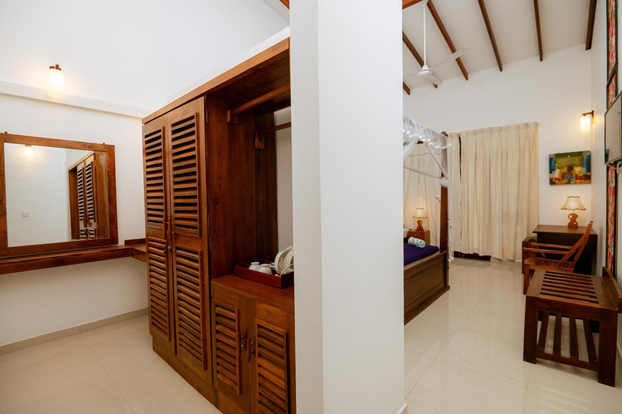 Prince Beach Hotel Бентота Экстерьер фото