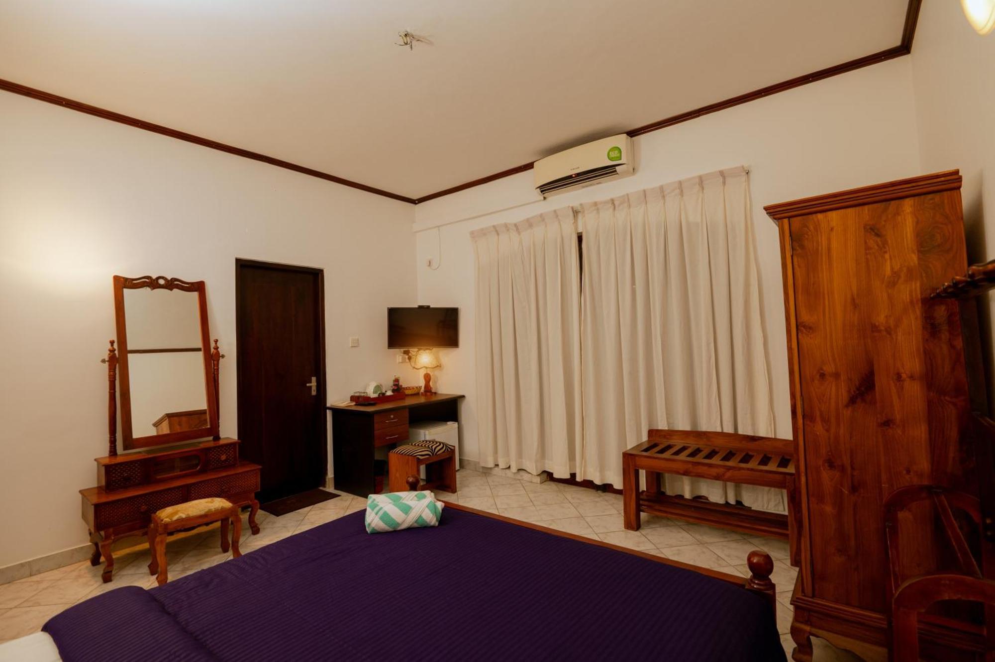 Prince Beach Hotel Бентота Экстерьер фото