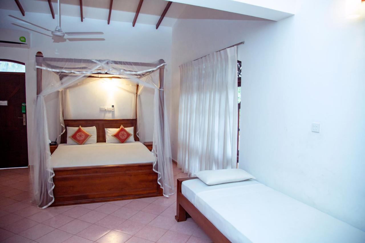 Prince Beach Hotel Бентота Экстерьер фото