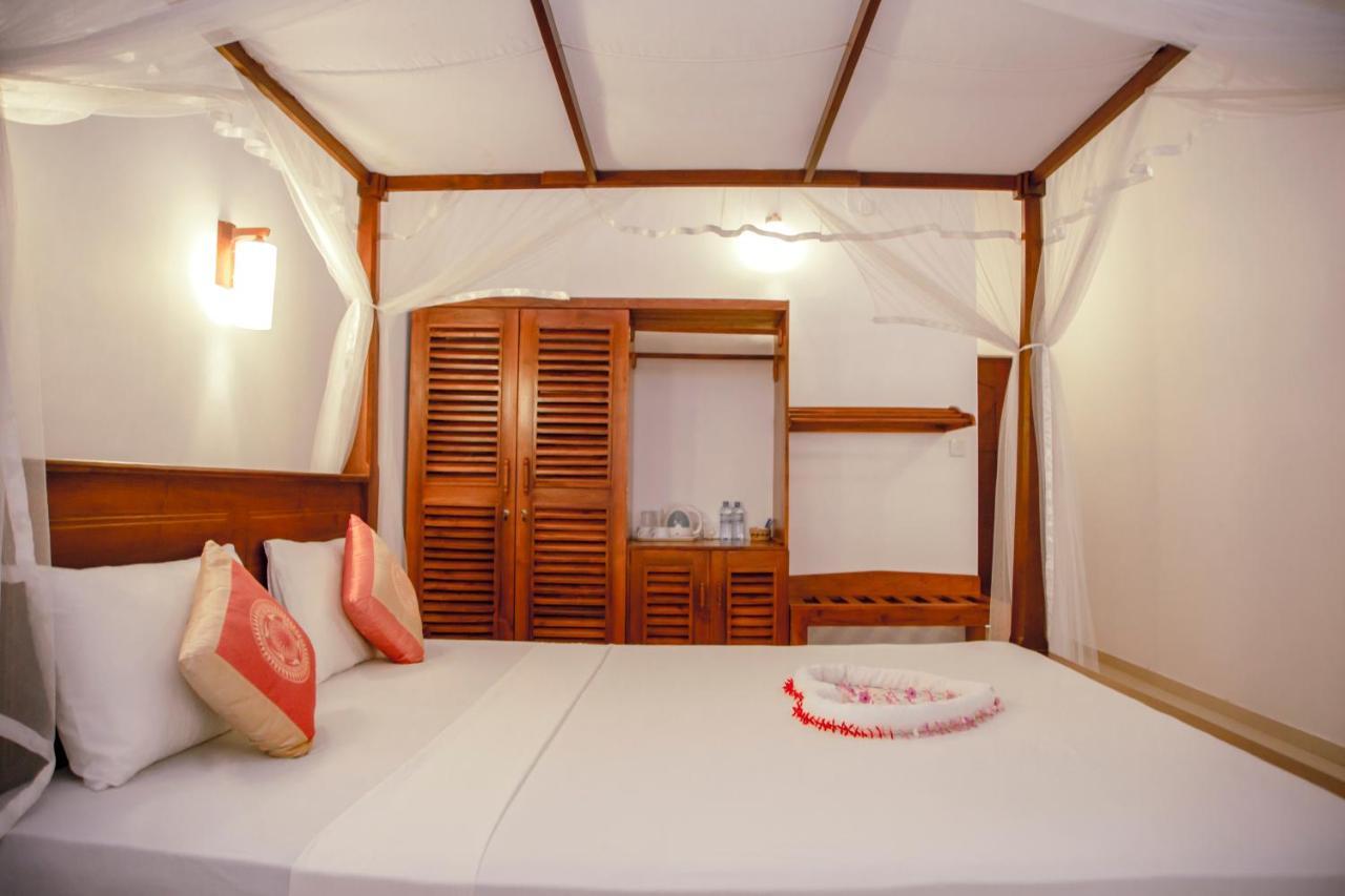 Prince Beach Hotel Бентота Экстерьер фото