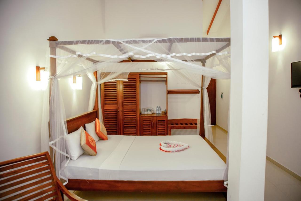 Prince Beach Hotel Бентота Экстерьер фото