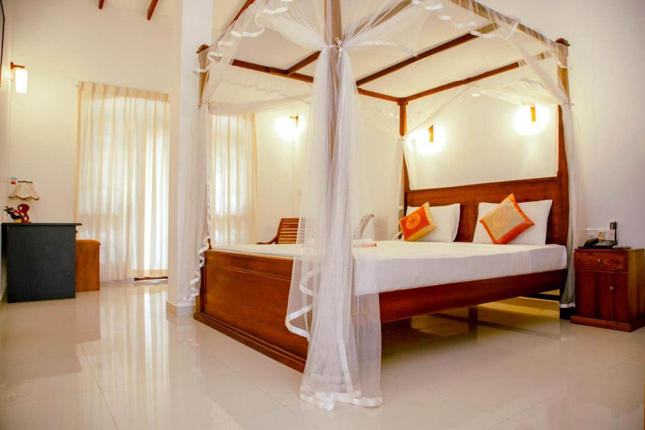 Prince Beach Hotel Бентота Экстерьер фото
