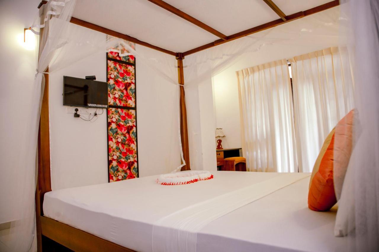 Prince Beach Hotel Бентота Экстерьер фото